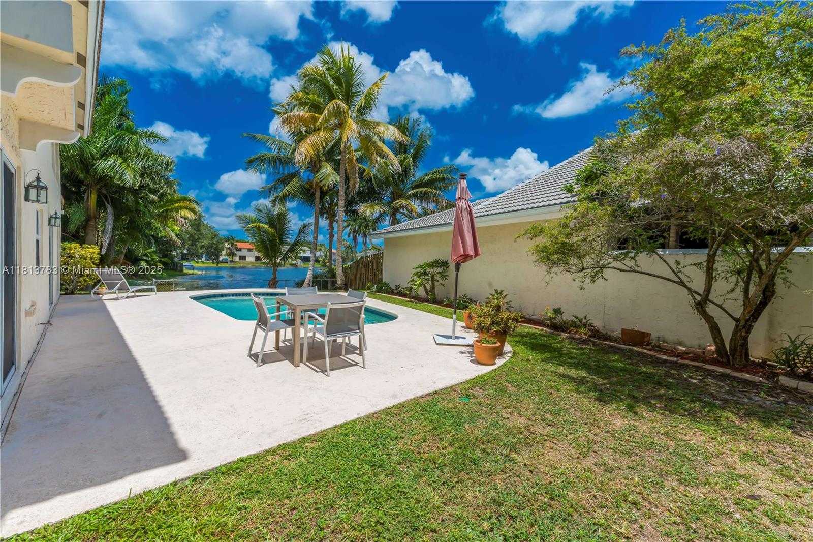 Small Image of 2845 GARDEN DR, Cooper City Number 41