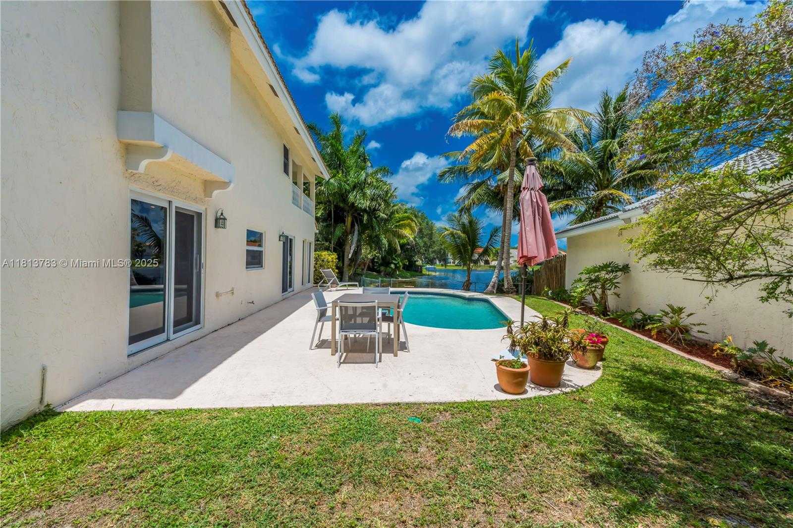 Small Image of 2845 GARDEN DR, Cooper City Number 42