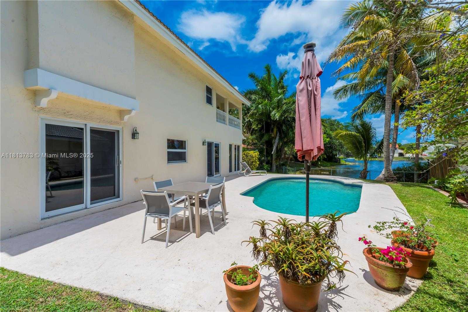 Small Image of 2845 GARDEN DR, Cooper City Number 43
