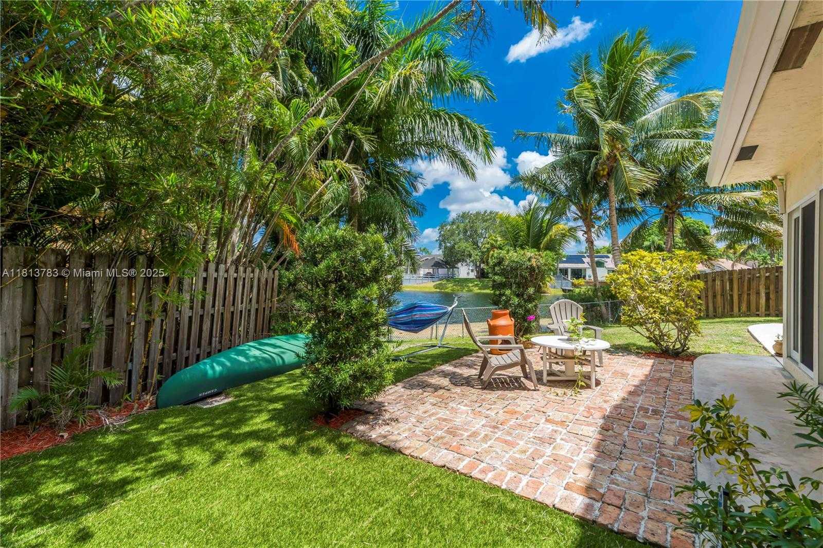 Small Image of 2845 GARDEN DR, Cooper City Number 47
