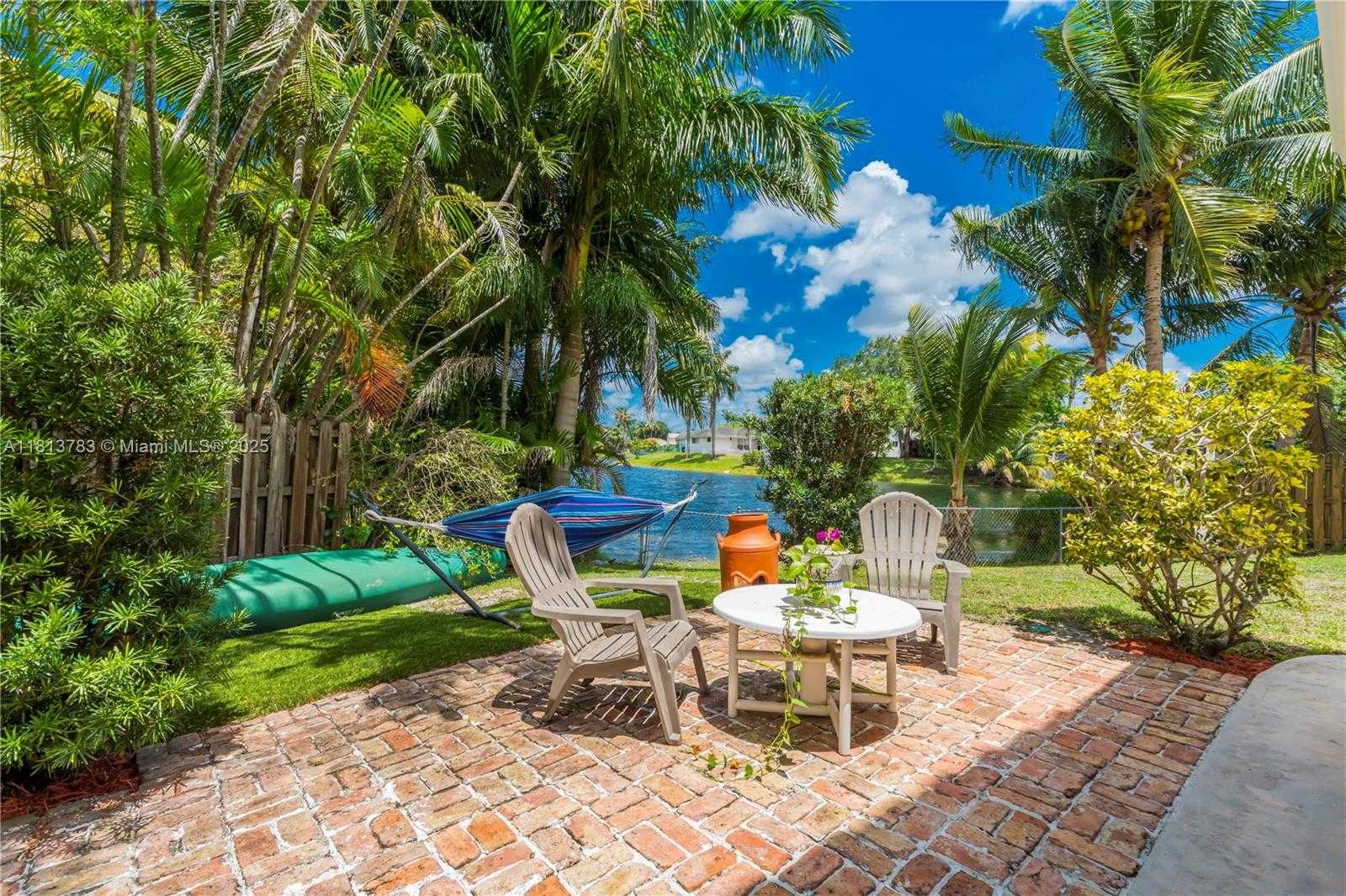 Small Image of 2845 GARDEN DR, Cooper City Number 48