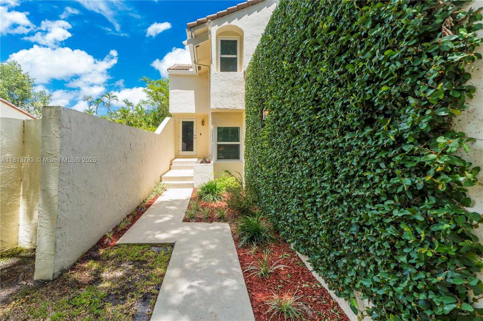 Small Image of 2845 GARDEN DR, Cooper City Number 52