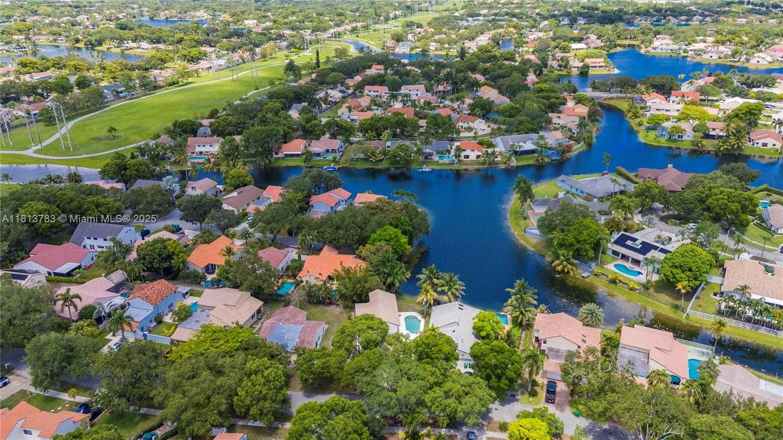Small Image of 2845 GARDEN DR, Cooper City Number 60