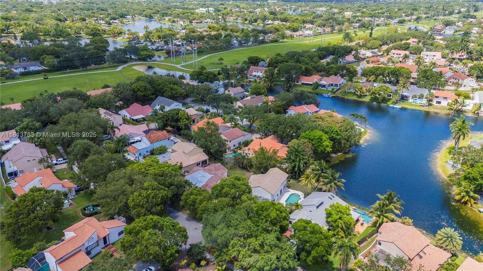 Small Image of 2845 GARDEN DR, Cooper City Number 62