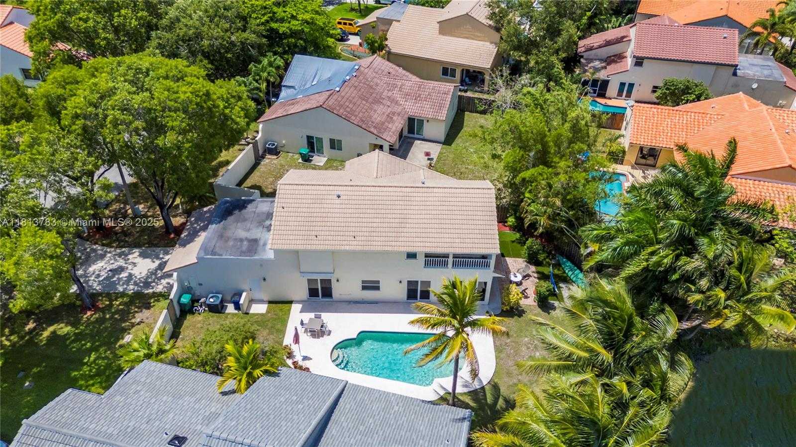 Small Image of 2845 GARDEN DR, Cooper City Number 64