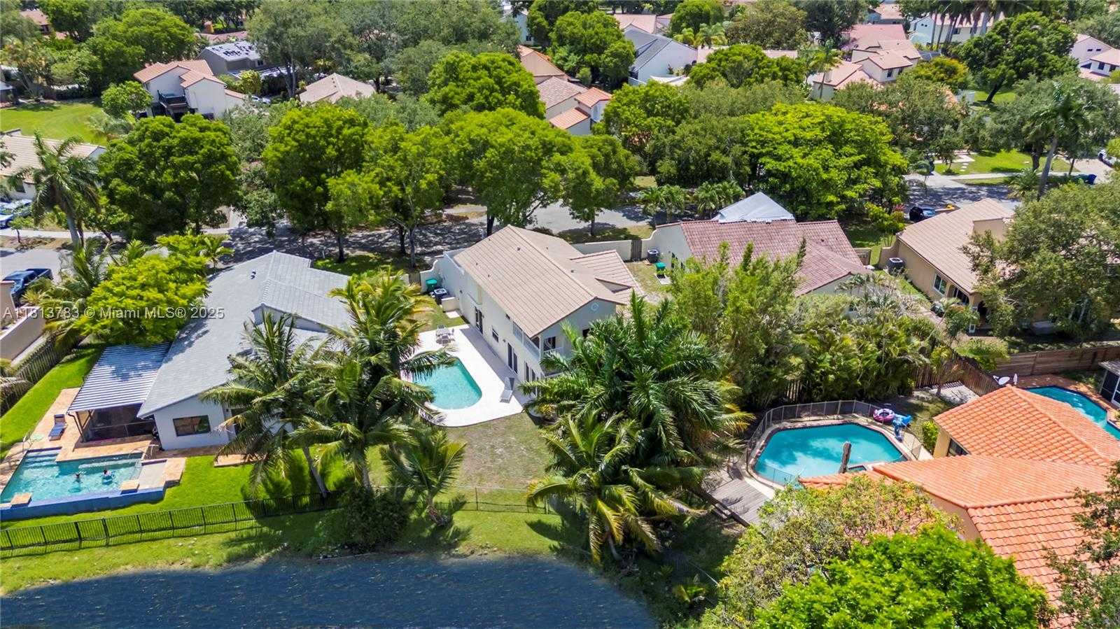 Small Image of 2845 GARDEN DR, Cooper City Number 66