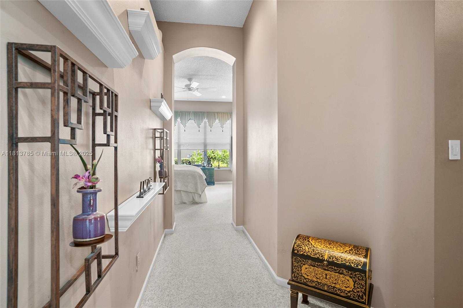 Small Image of 6569 JOG ESTATES LN, Boynton Beach Number 19
