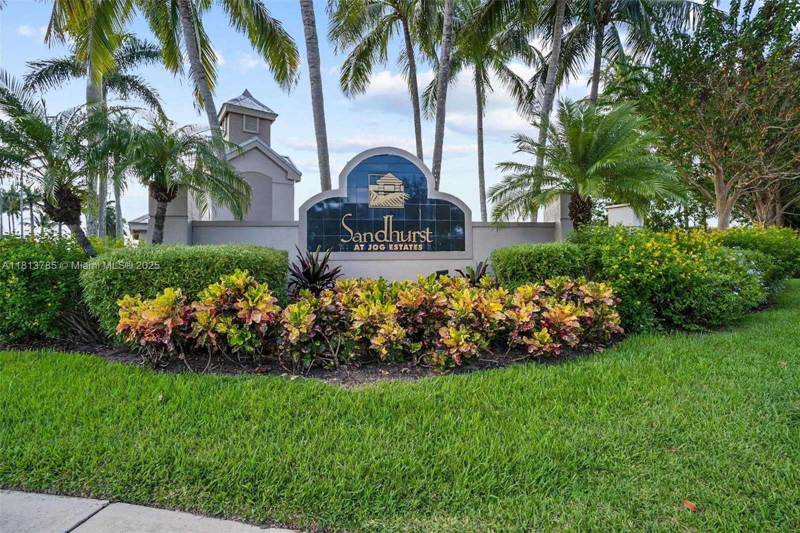 Small Image of 6569 JOG ESTATES LN, Boynton Beach Number 2
