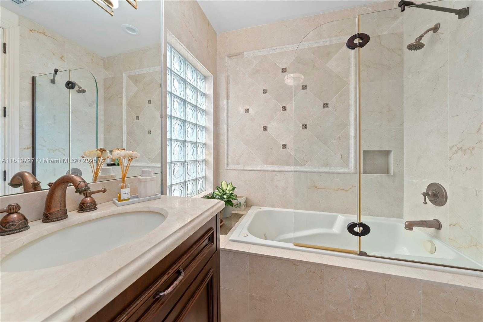 Small Image of 1437 SOUTH EAST 13TH ST, Deerfield Beach Number 15