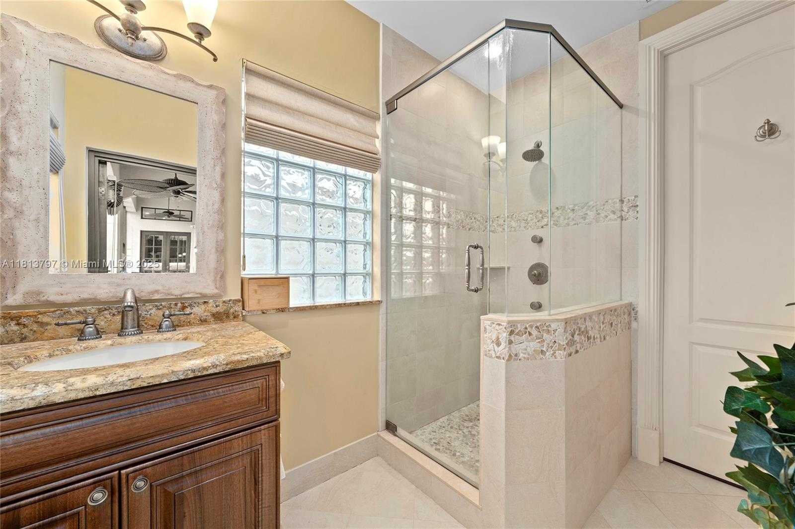 Small Image of 1437 SOUTH EAST 13TH ST, Deerfield Beach Number 17