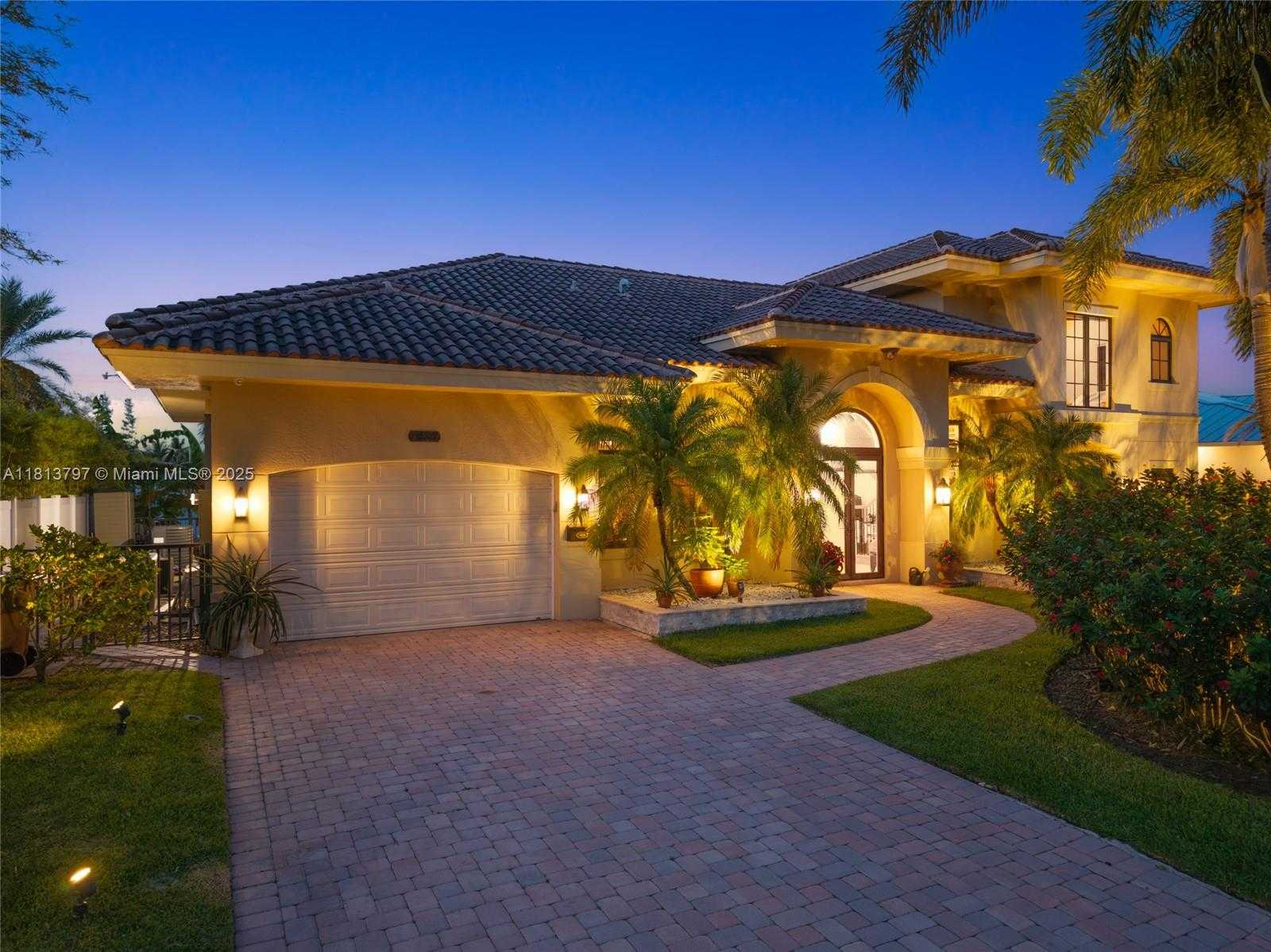 Small Image of 1437 SOUTH EAST 13TH ST, Deerfield Beach Number 4
