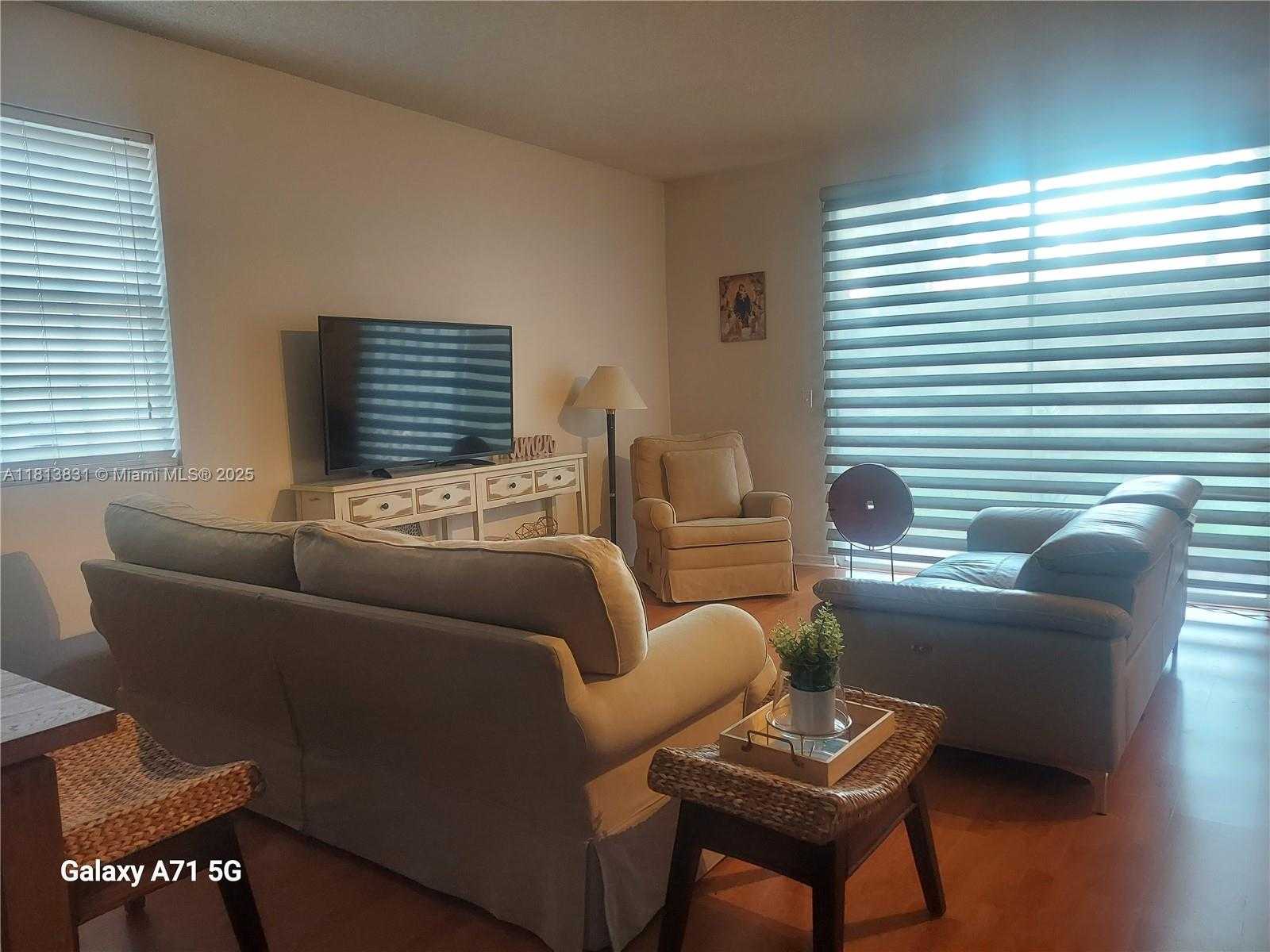 Small Image of 1201 SORRENTO DR, Weston Number 12
