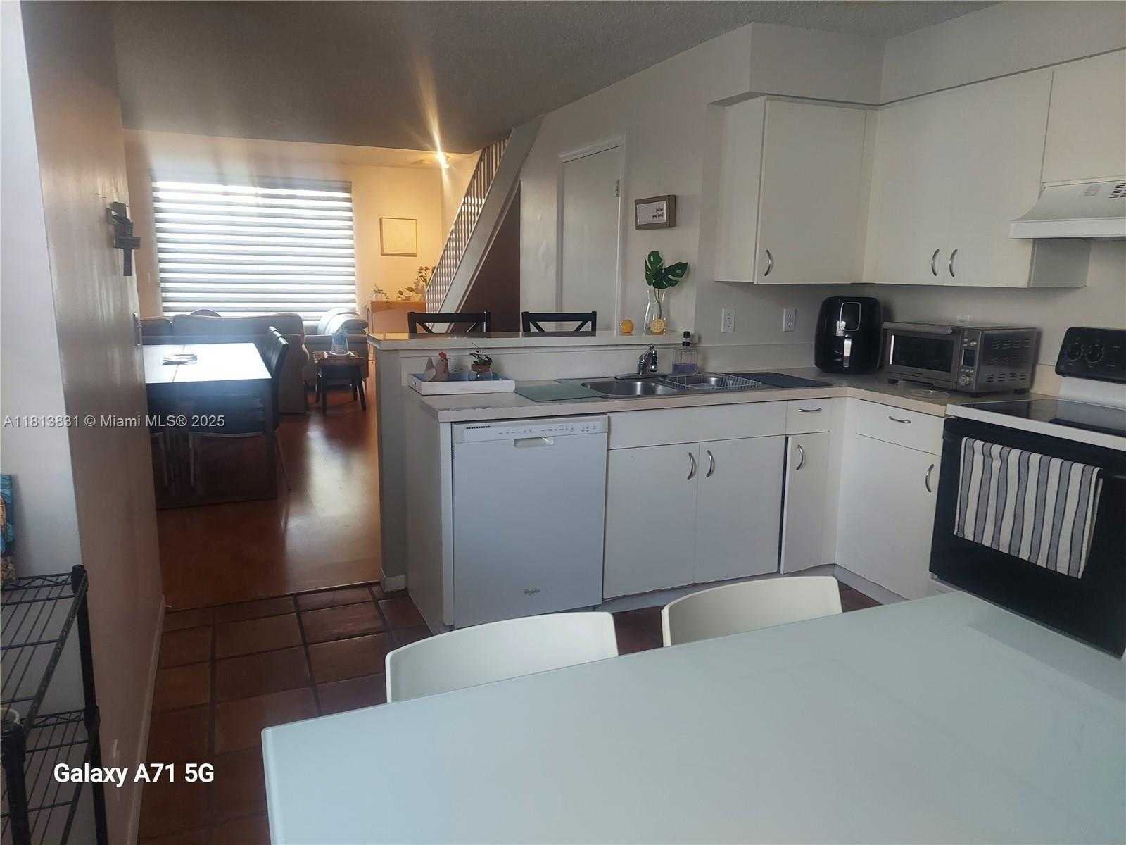Small Image of 1201 SORRENTO DR, Weston Number 4