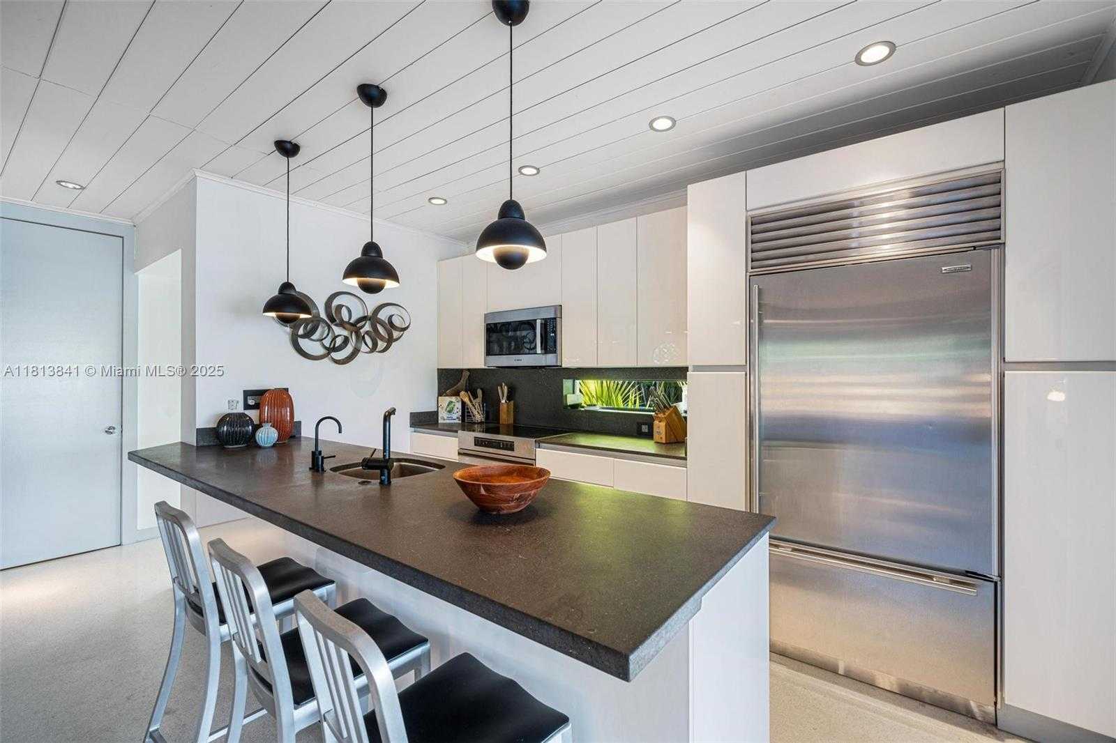 Small Image of 833 86th St, Miami Beach, FL 33141, USA Number 14