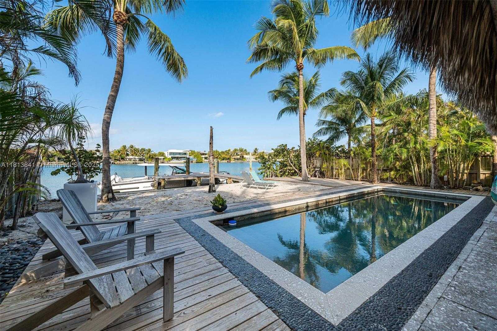 Small Image of 833 86th St, Miami Beach, FL 33141, USA Number 17