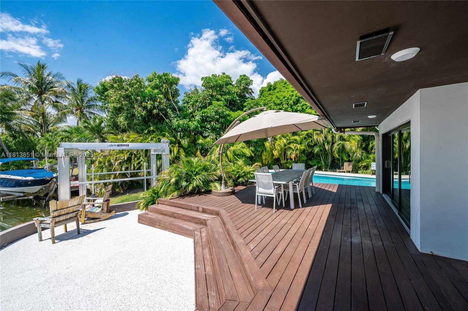 Small Image of 1240 CAMPAMENTO AVE, Coral Gables Number 10