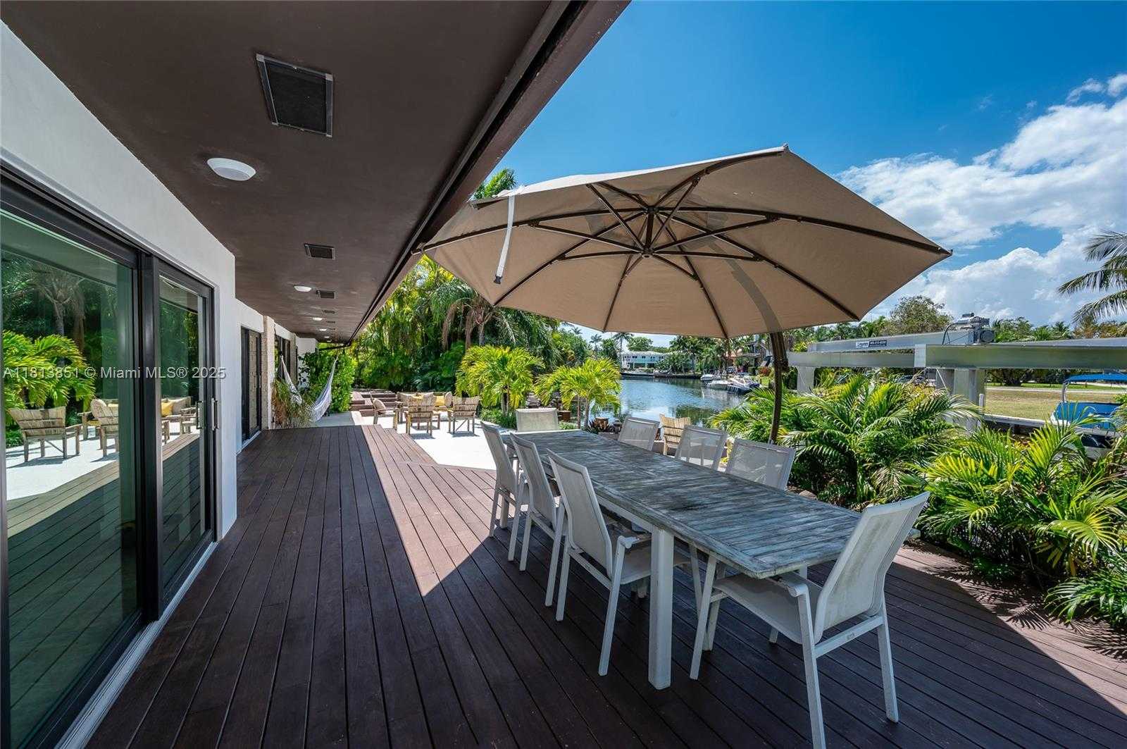 Small Image of 1240 CAMPAMENTO AVE, Coral Gables Number 11