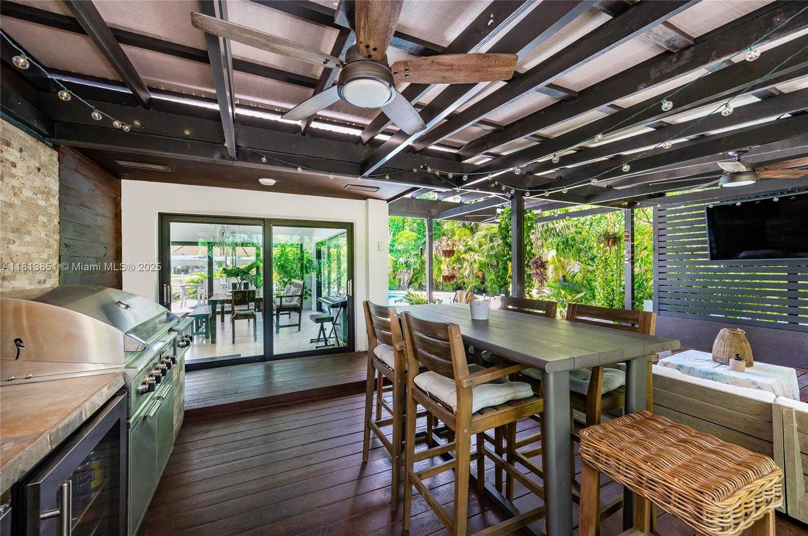 Small Image of 1240 CAMPAMENTO AVE, Coral Gables Number 15