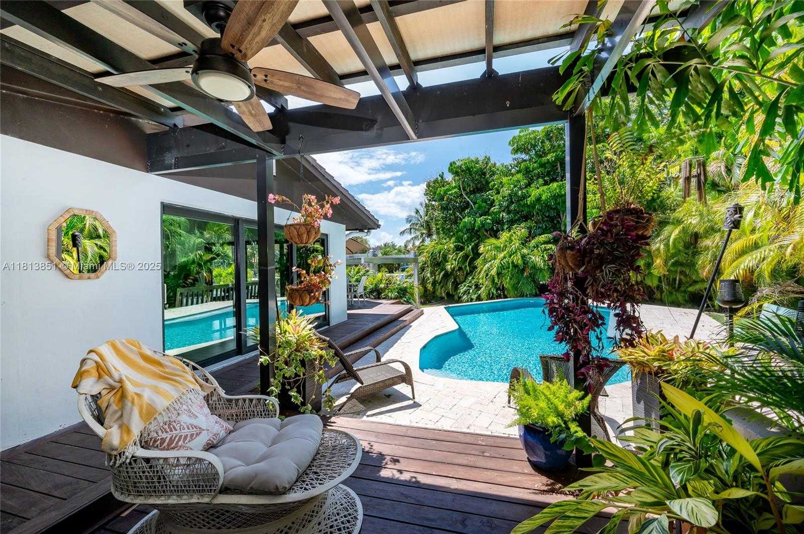 Small Image of 1240 CAMPAMENTO AVE, Coral Gables Number 17