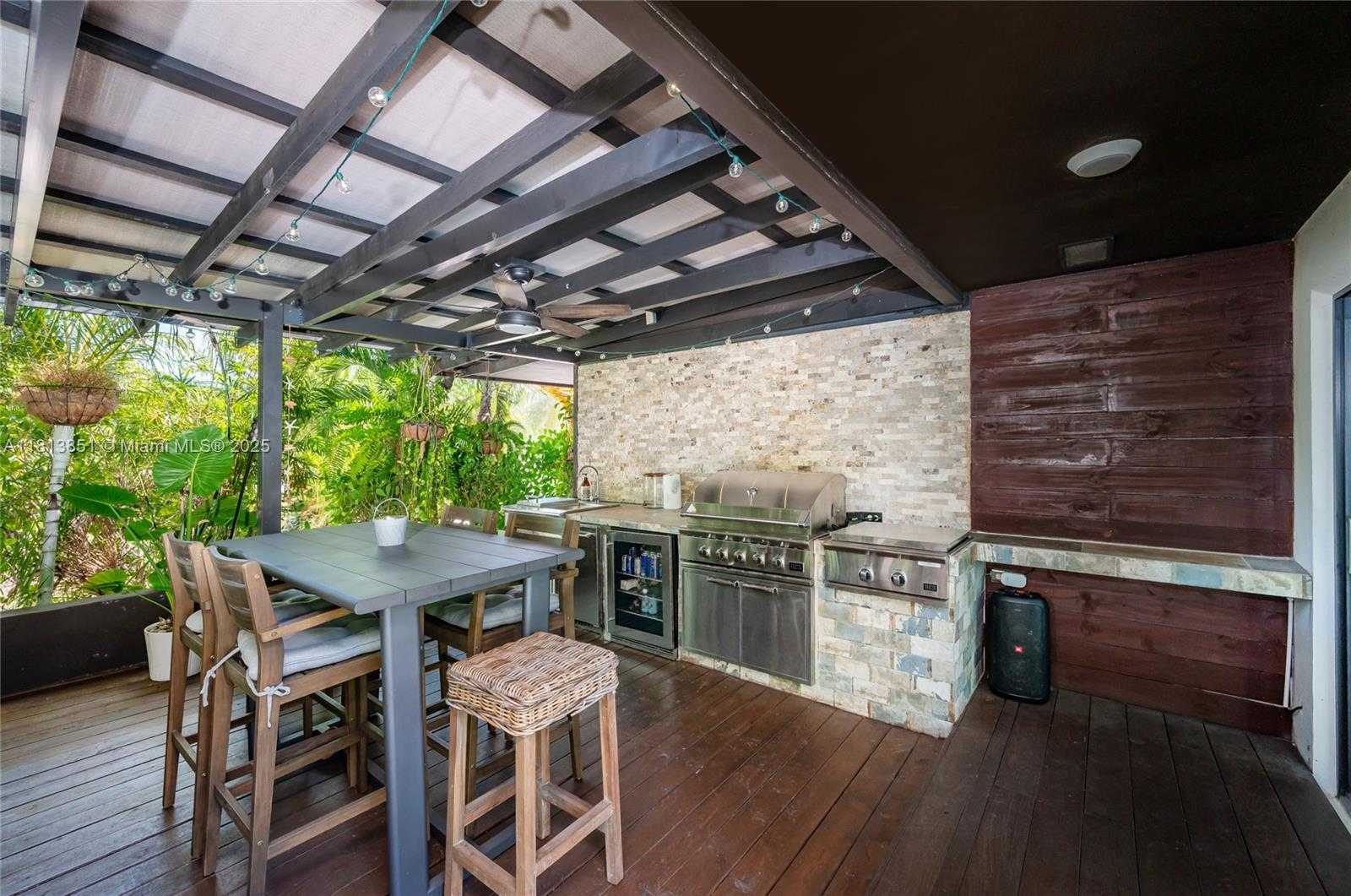 Small Image of 1240 CAMPAMENTO AVE, Coral Gables Number 18