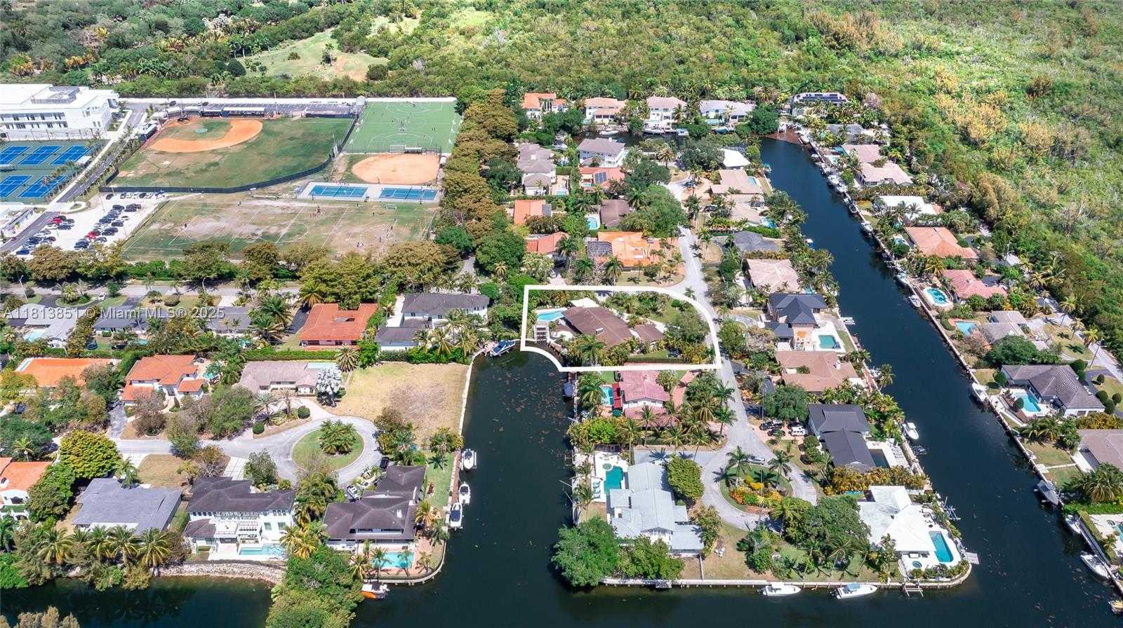 Small Image of 1240 CAMPAMENTO AVE, Coral Gables Number 3