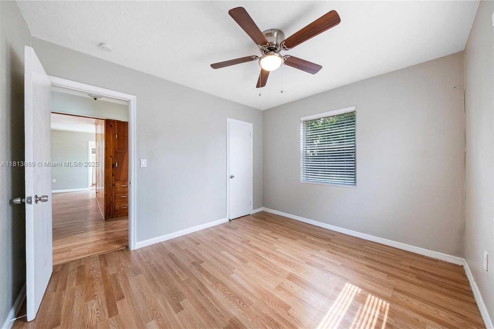 Small Image of 2431 RODMAN ST, Hollywood Number 17