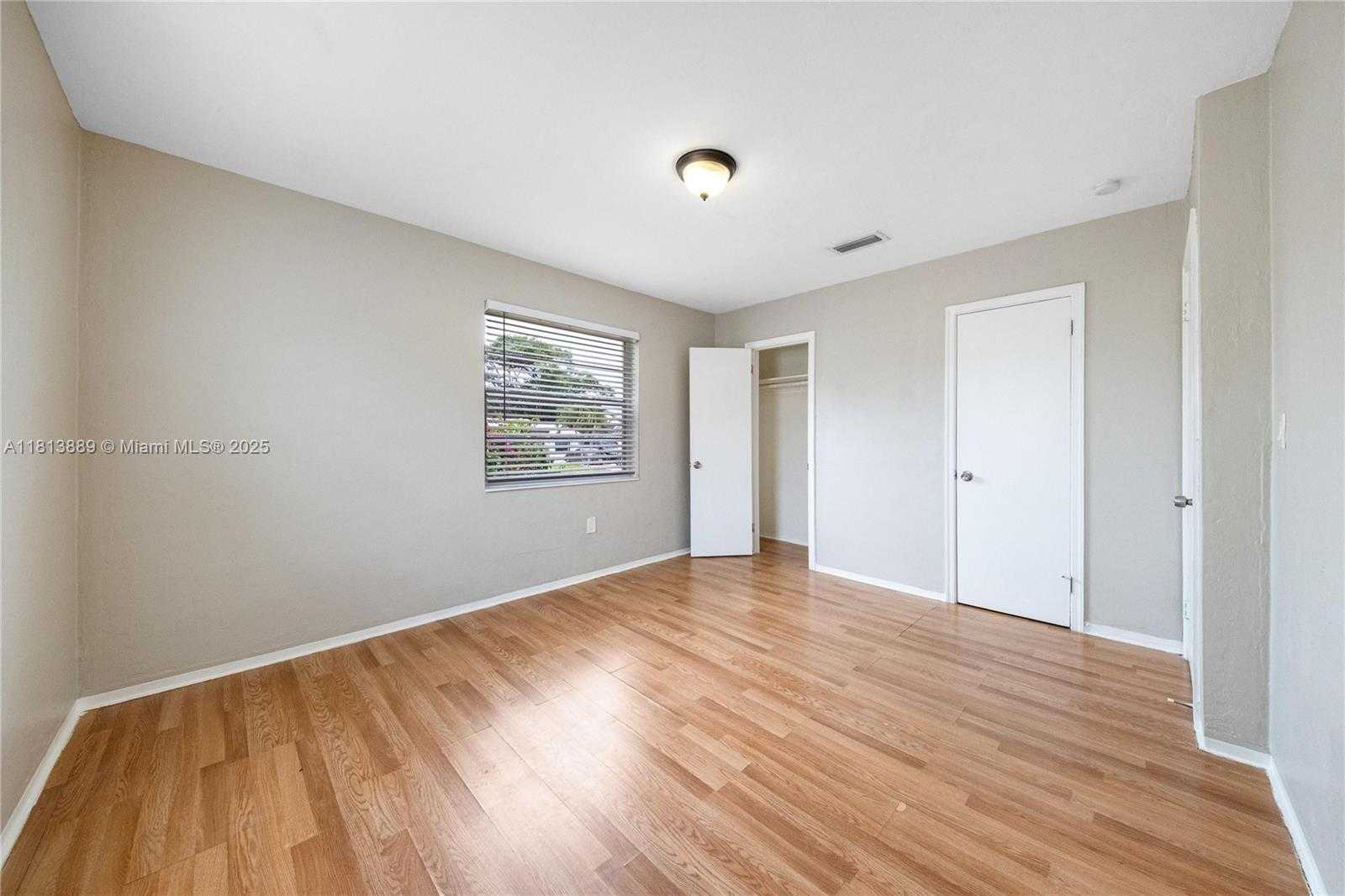Small Image of 2431 RODMAN ST, Hollywood Number 19