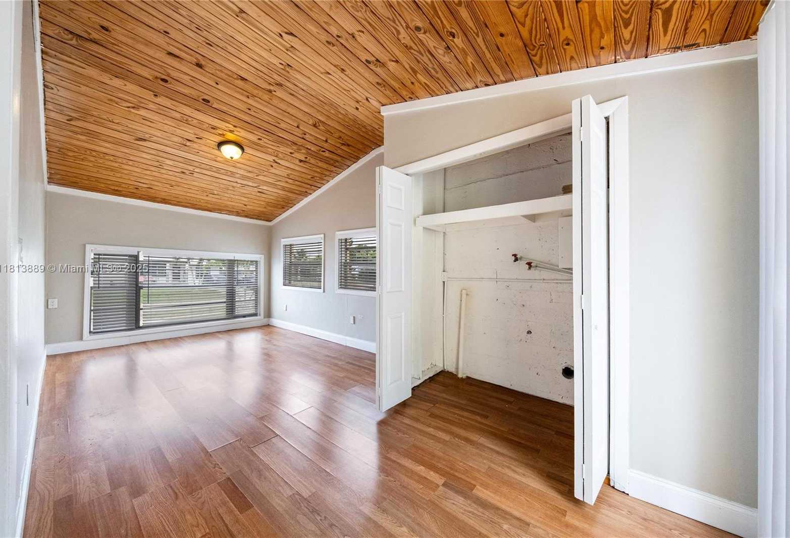 Small Image of 2431 RODMAN ST, Hollywood Number 21