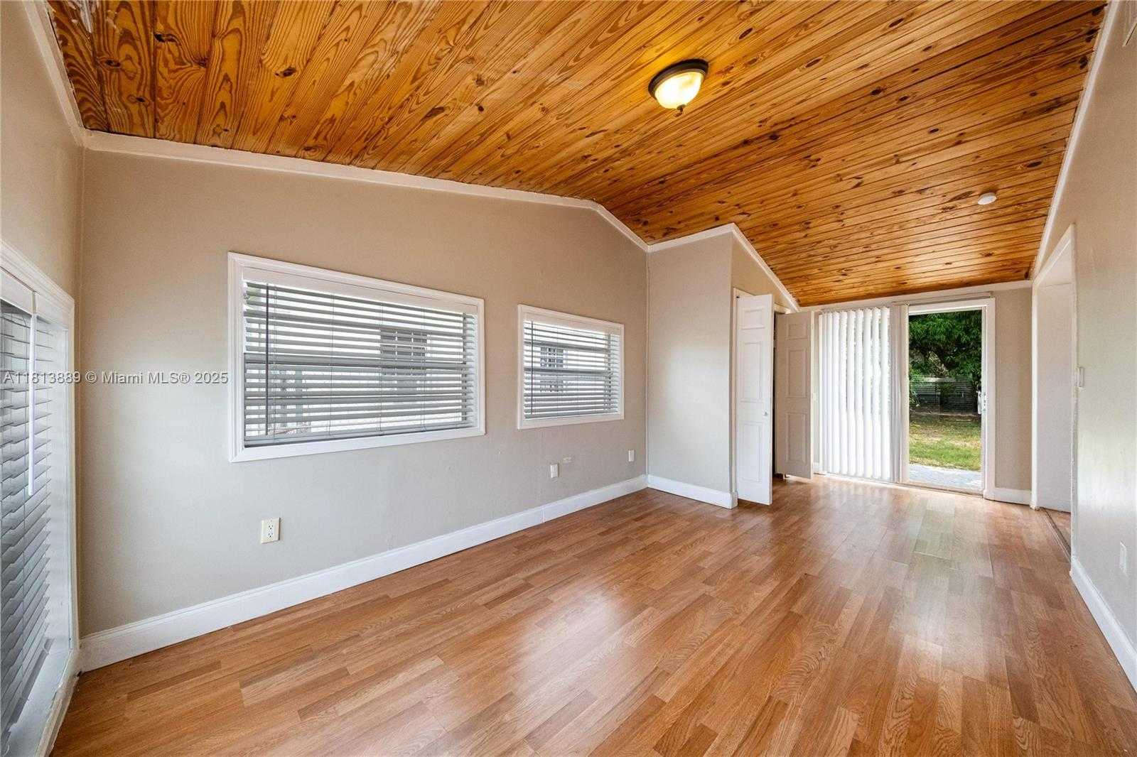 Small Image of 2431 RODMAN ST, Hollywood Number 22