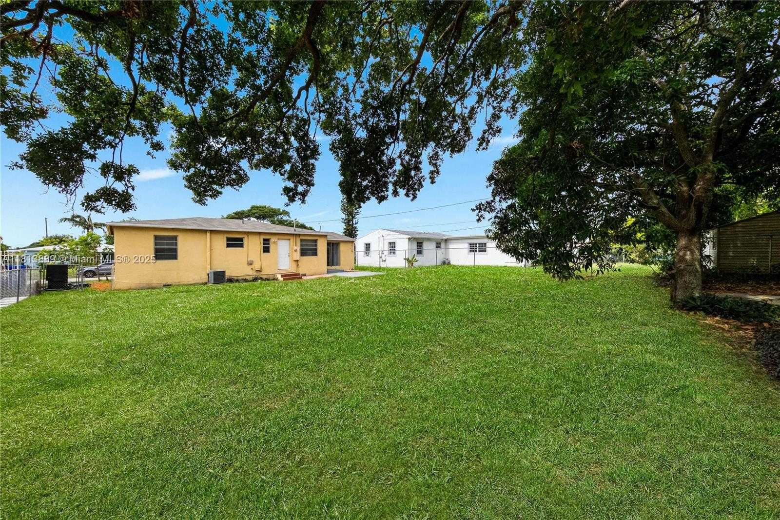 Small Image of 2431 RODMAN ST, Hollywood Number 27