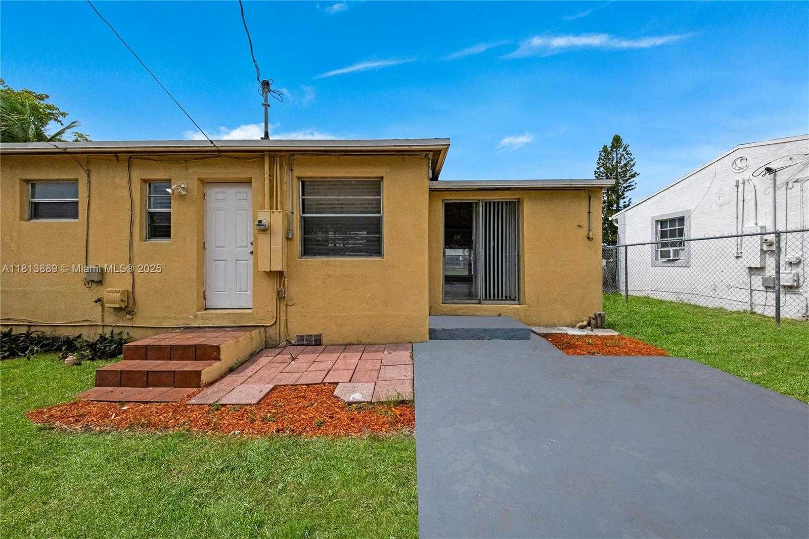 Small Image of 2431 RODMAN ST, Hollywood Number 29