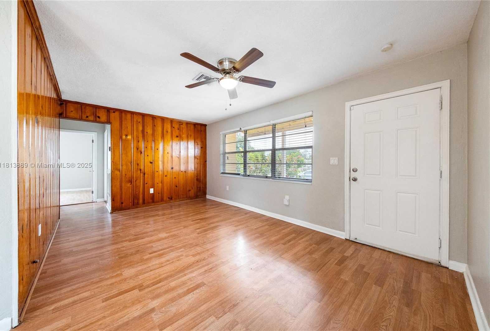 Small Image of 2431 RODMAN ST, Hollywood Number 5
