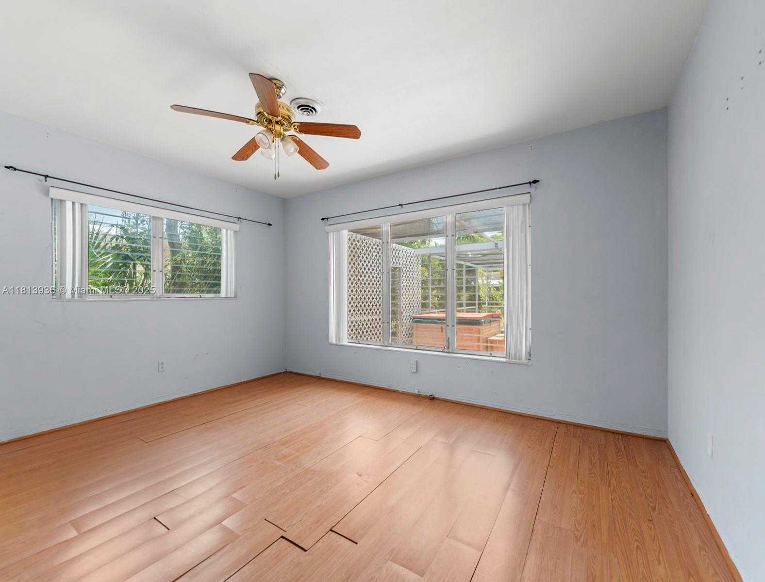 Small Image of 12480 KEYSTONE ISLAND DR, North Miami Number 15