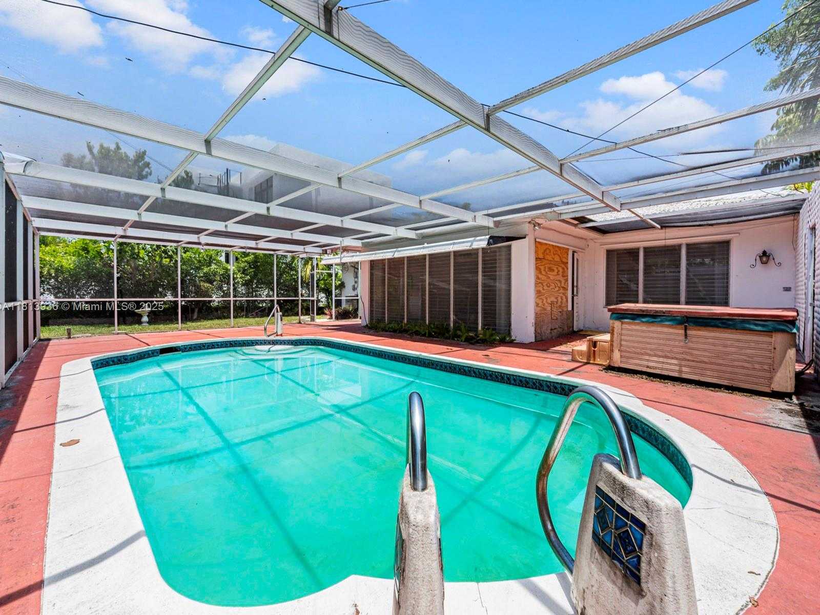 Small Image of 12480 KEYSTONE ISLAND DR, North Miami Number 23