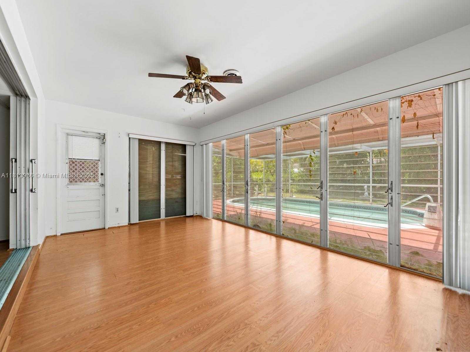 Small Image of 12480 KEYSTONE ISLAND DR, North Miami Number 7