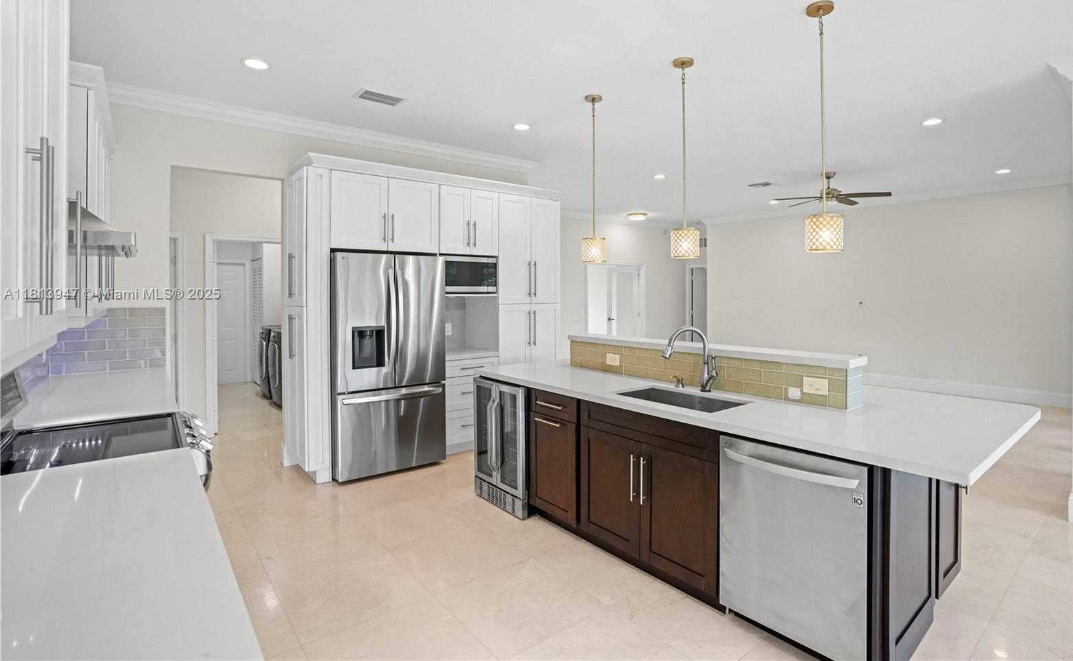 Small Image of 720 CYPRESS POINTE DR W, Pembroke Pines Number 11