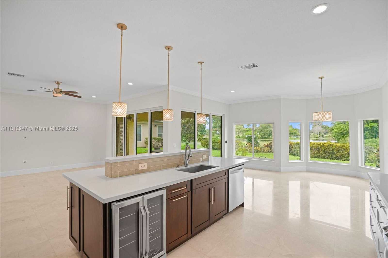 Small Image of 720 CYPRESS POINTE DR W, Pembroke Pines Number 12