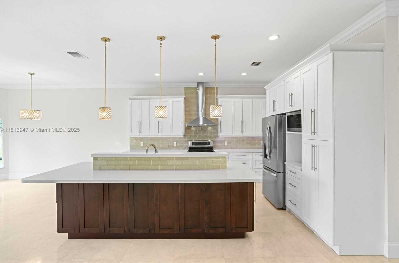 Small Image of 720 CYPRESS POINTE DR W, Pembroke Pines Number 13