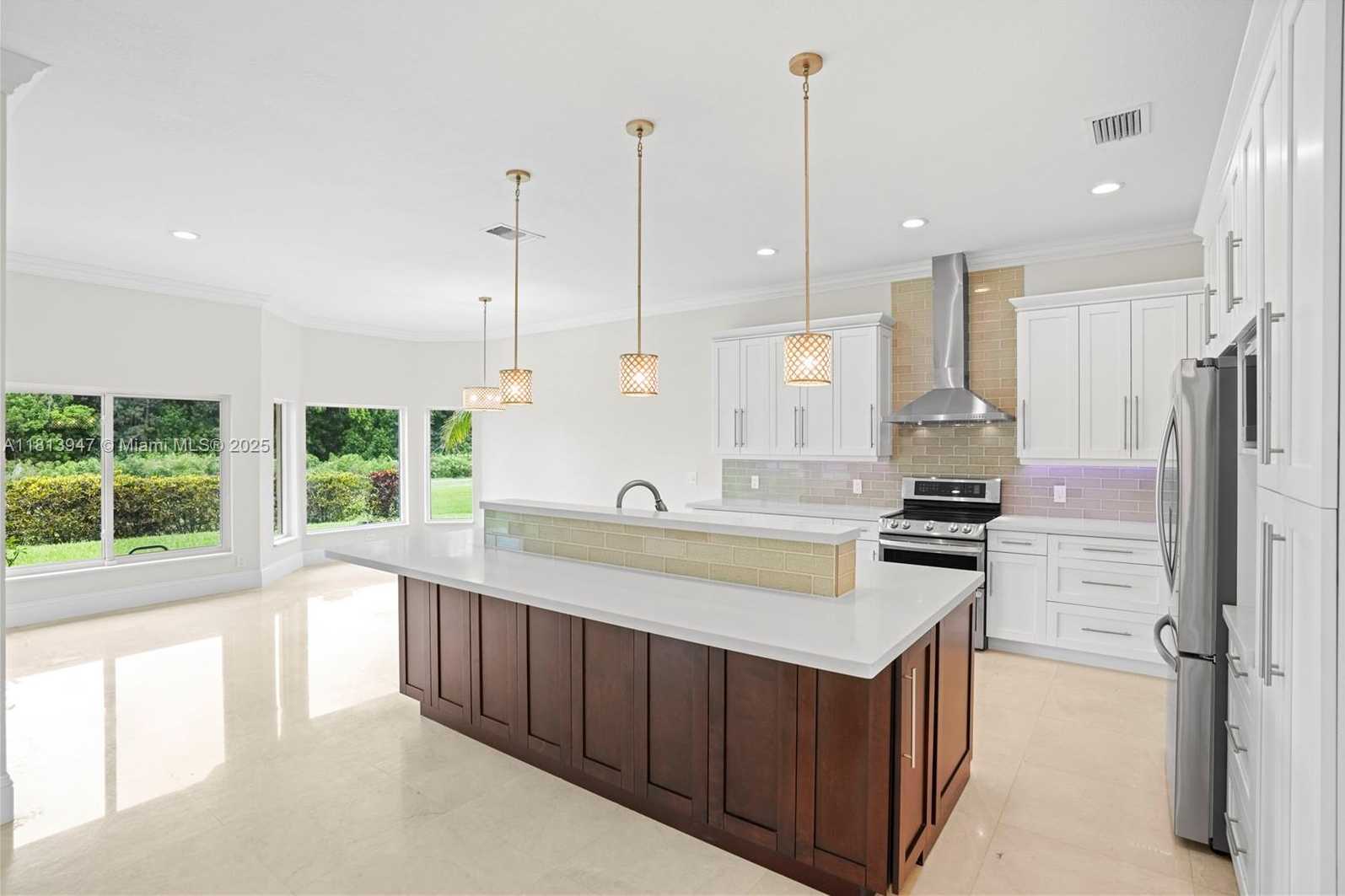 Small Image of 720 CYPRESS POINTE DR W, Pembroke Pines Number 14