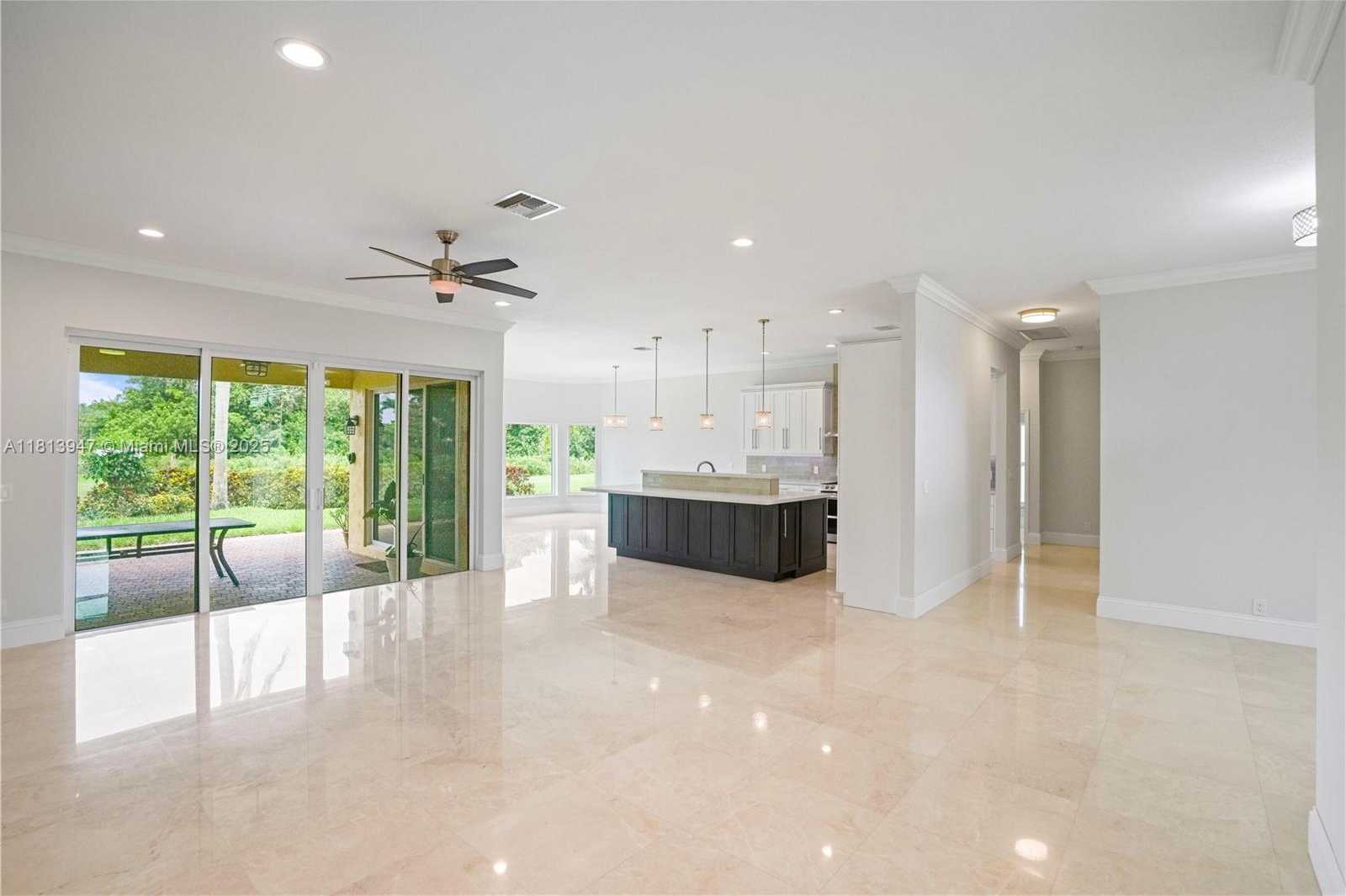 Small Image of 720 CYPRESS POINTE DR W, Pembroke Pines Number 19