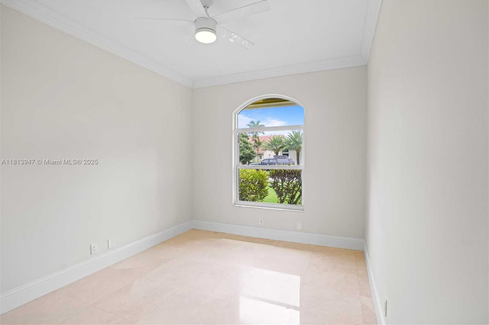 Small Image of 720 CYPRESS POINTE DR W, Pembroke Pines Number 22