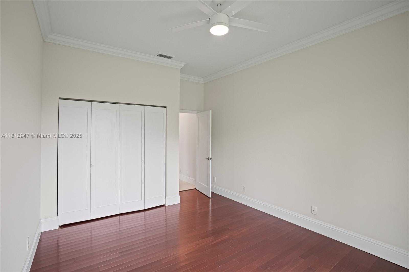 Small Image of 720 CYPRESS POINTE DR W, Pembroke Pines Number 29