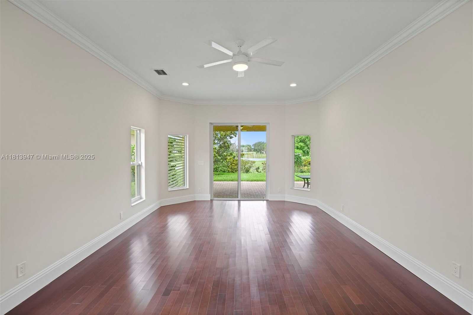 Small Image of 720 CYPRESS POINTE DR W, Pembroke Pines Number 30