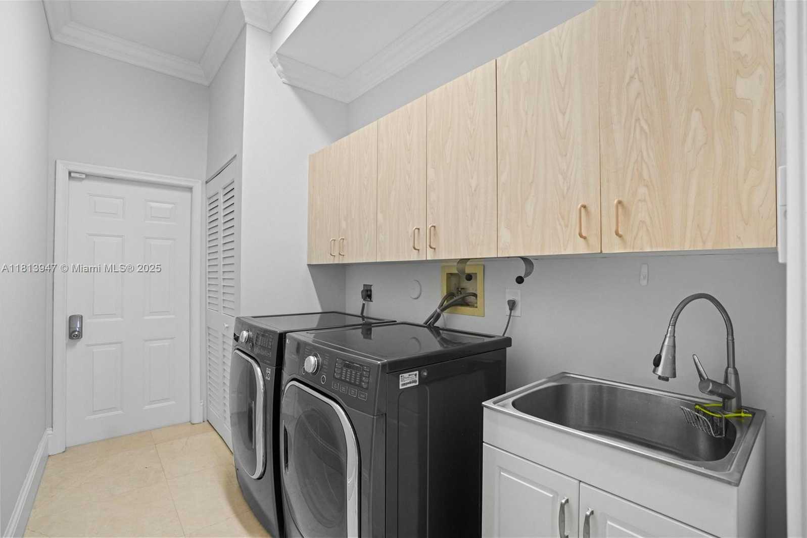 Small Image of 720 CYPRESS POINTE DR W, Pembroke Pines Number 39
