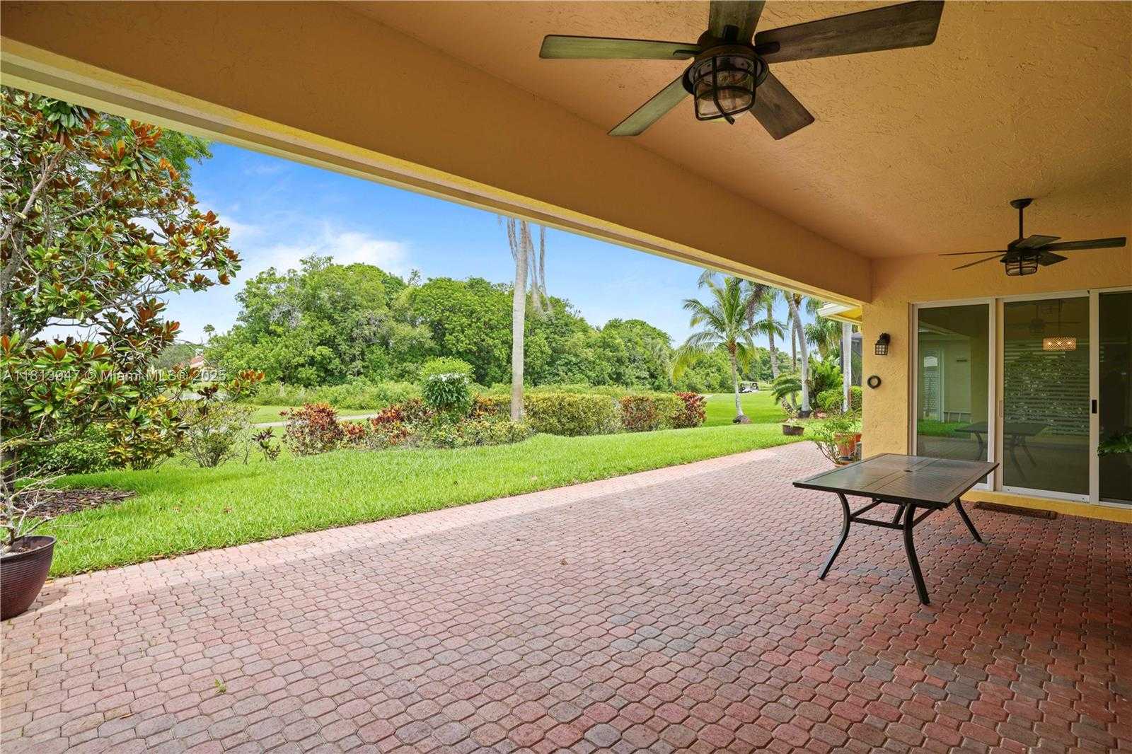 Small Image of 720 CYPRESS POINTE DR W, Pembroke Pines Number 42