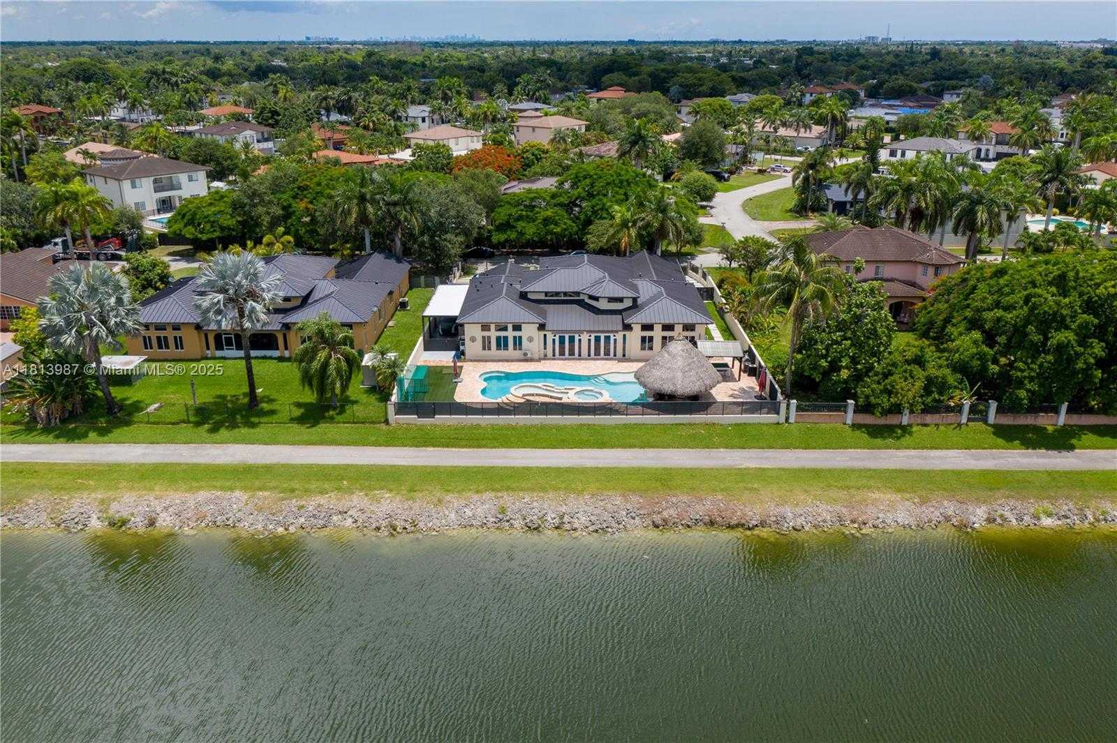 Small Image of 19686 SOUTH WEST 130TH AVE RD, Miami Number 10