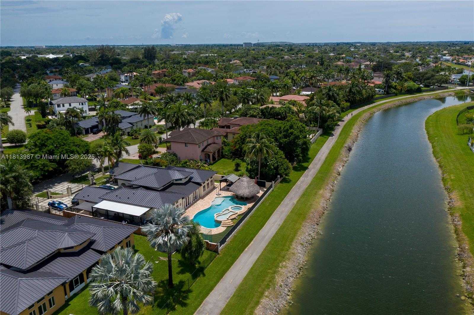 Small Image of 19686 SOUTH WEST 130TH AVE RD, Miami Number 12