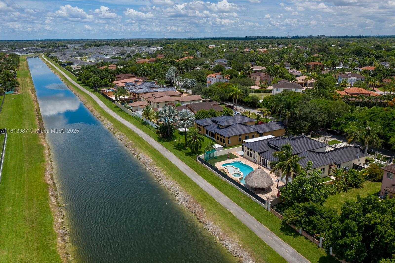 Small Image of 19686 SOUTH WEST 130TH AVE RD, Miami Number 13