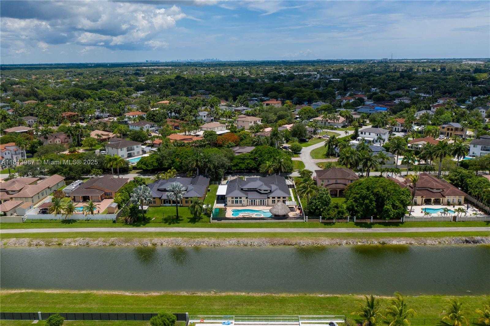 Small Image of 19686 SOUTH WEST 130TH AVE RD, Miami Number 14