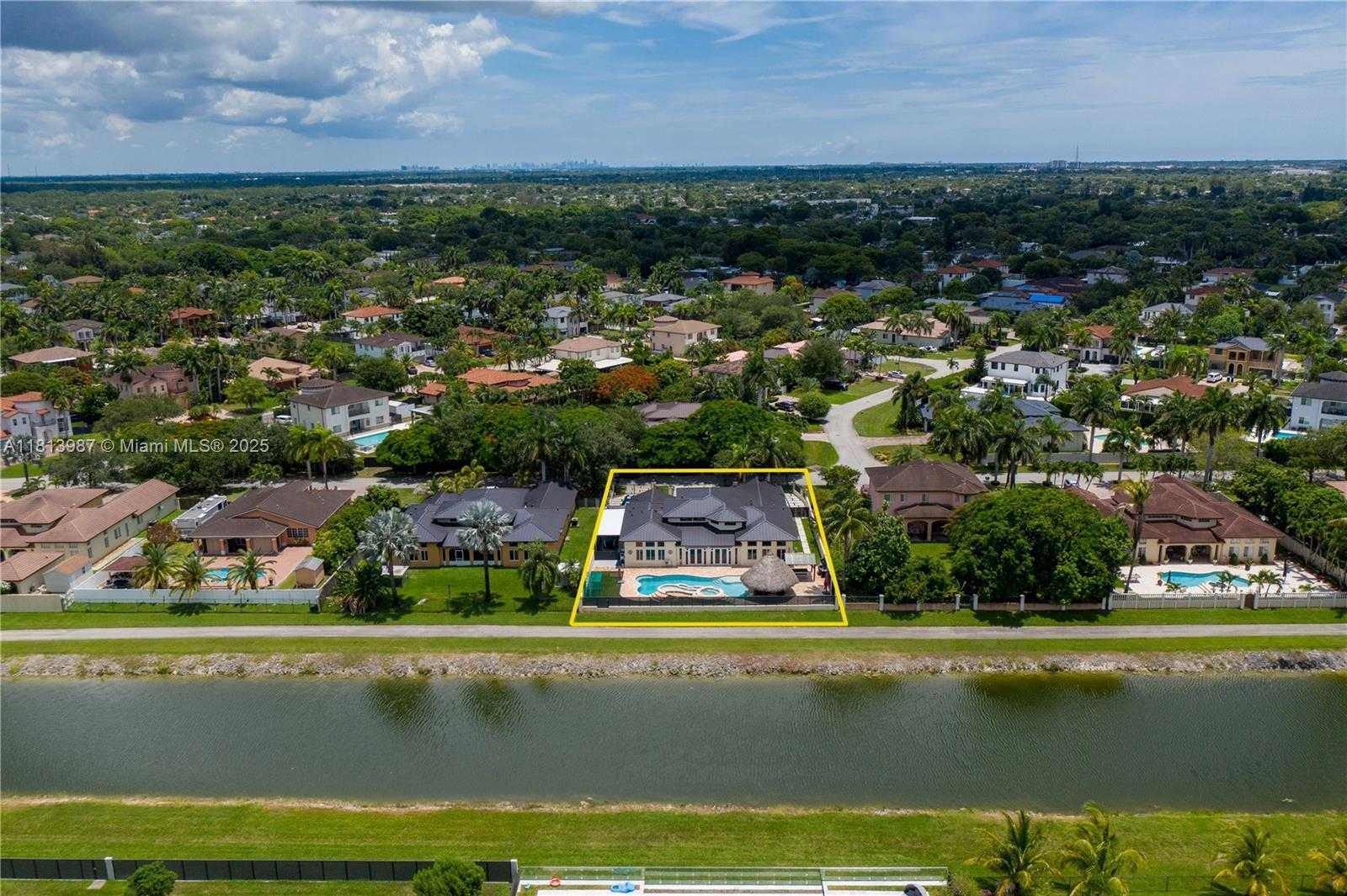 Small Image of 19686 SOUTH WEST 130TH AVE RD, Miami Number 15